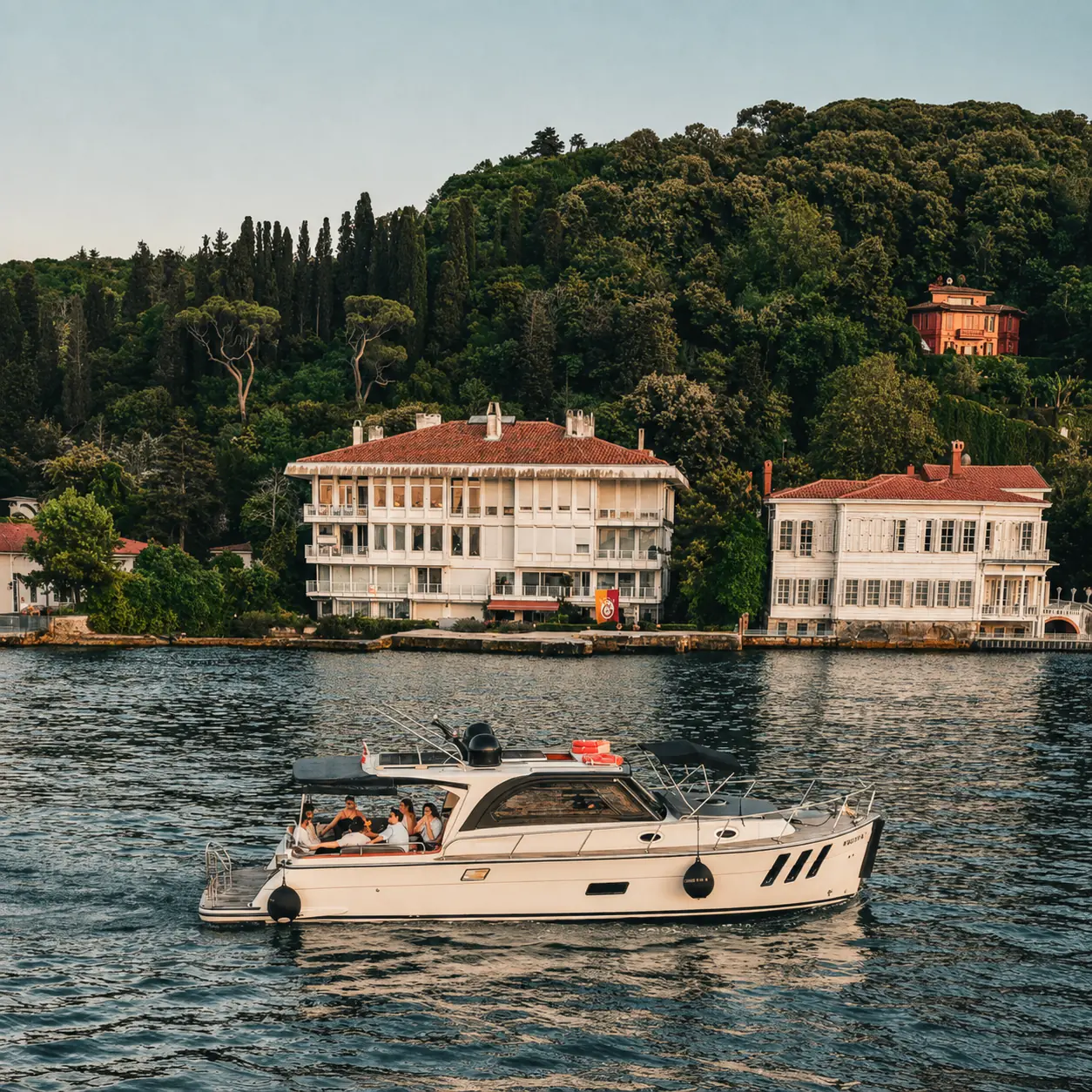 Marilyn II yatında İstanbul Boğazı tekne kiralama deneyimi
